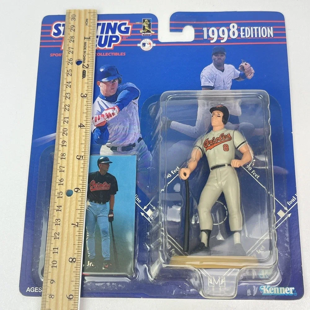 CAL RIPKEN JR Baltimore Orioles Starting Lineup SLU 1998 MLB Figure and Card